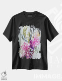 تیشرت مشکی طرح دار نرگس ها و سوسن ها، دکور بوهمی اثر لنکا اشتسنا | فروشگاه ایماژ