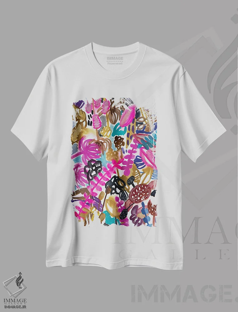 تیشرت سفید طرح دار گل ها یک، دکور بوهمی اثر لنکا اشتسنا | فروشگاه ایماژ