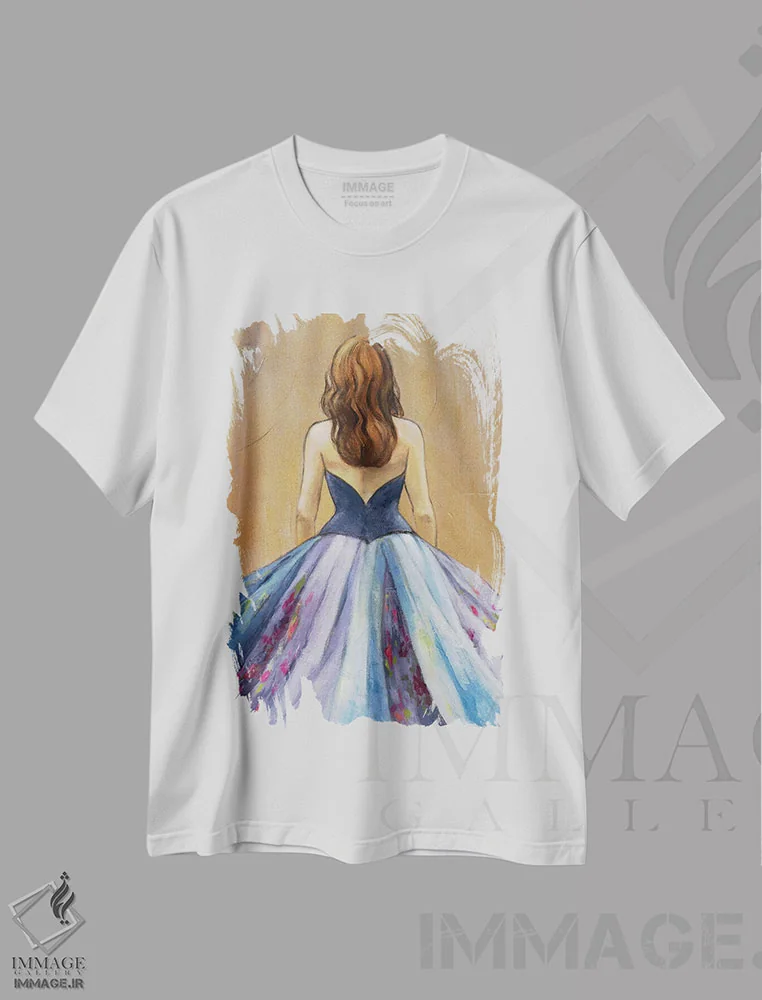 تیشرت سفید طرح دار "زن ساکن در لباس"، تزئینی اثر لِینی لورث | فروشگاه ایماژ