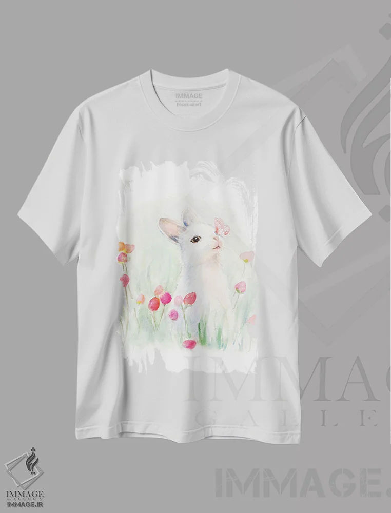 تیشرت سفید طرح دار "خرگوش سفید و پروانه"، دکور معاصر اثر لِینی لورث | فروشگاه ایماژ