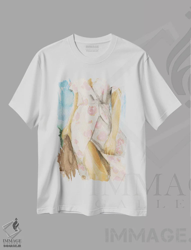 تیشرت سفید طرح دار "زن در لباس آفتابی"، دکور ساحلی اثر لِینی لورث | فروشگاه ایماژ