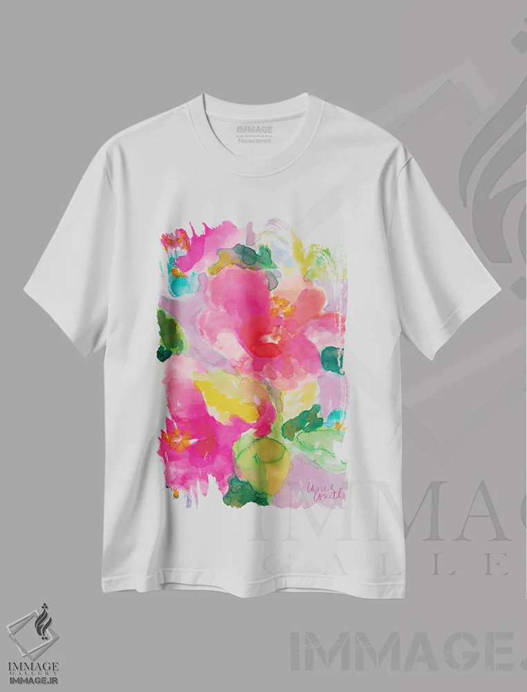تیشرت سفید طرح دار "هیبیسکوس آوریل"، آبستره اثر لِینی لورث | immage.ir