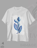 تیشرت سفید طرح دار "گل های آبی I"، آبستره اثر لِینی لورث | immage.ir