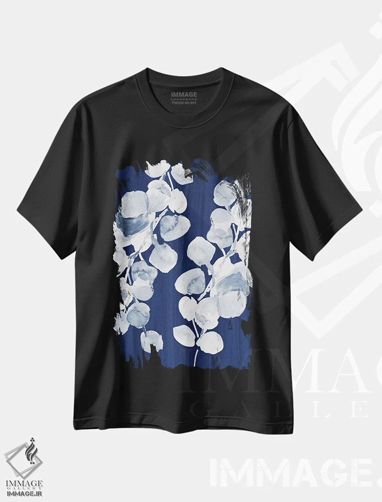 تیشرت مشکی طرح دار "برگ های اکالیپتوس روی سرمه ای"، آبستره اثر لِینی لورث | فروشگاه ایماژ