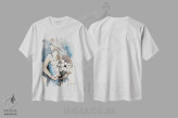 تیشرت سفید طرح دار "دختری با گل ها"، دکور بوهمی اثر لِینی لورث | immage.ir