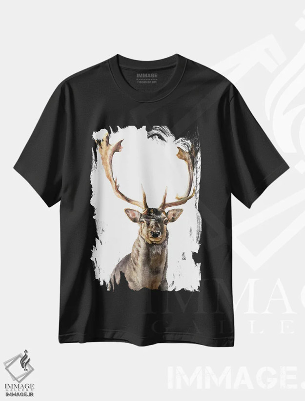 تیشرت مشکی طرح دار "گوزن نر"، دکور کلبه و لژ اثر لیزا لنون | فروشگاه ایماژ