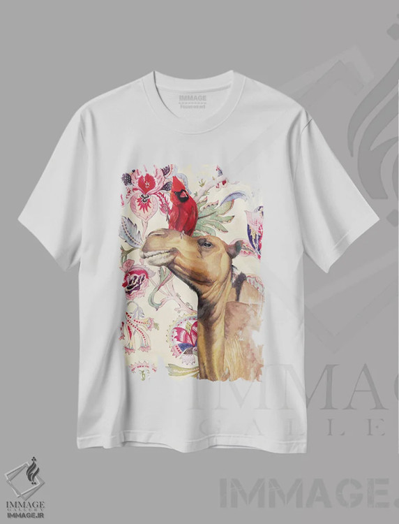 تیشرت سفید طرح دار "شتر"، هنر فاخر معاصر اثر لیزا لنون | immage.ir