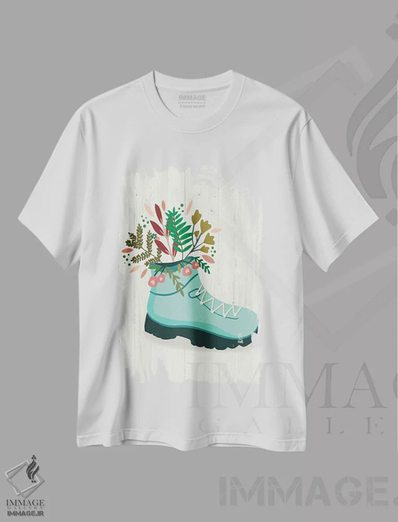 تیشرت سفید طرح دار "چکمه های گلدار"، دکور روستایی اثر لوییز آلن | immage.ir
