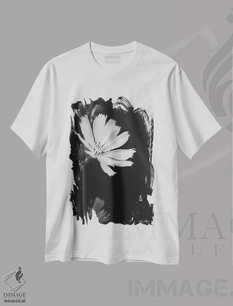 تیشرت سفید طرح دار آرزوهای گلبرگی، عکاسی سیاه و سفید اثر لری دیتِر | فروشگاه ایماژ