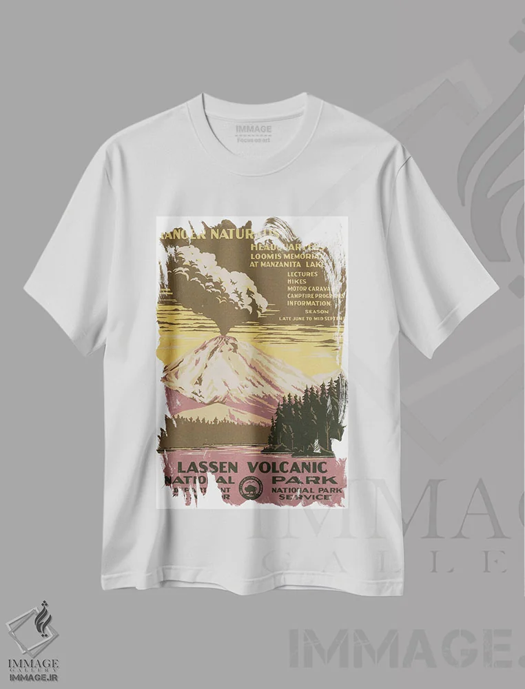 تیشرت سفید طرح دار "گذرنامه به ماجراجویی"، تزئینی اثر کتابخانه کنگره | immage.ir