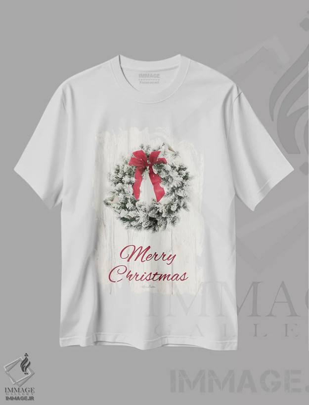 تیشرت سفید طرح دار حلقه گل کریسمس مرغک، تابلو و عبار ت های کریسمسی اثر لری دیتِر | فروشگاه ایماژ