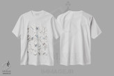 تیشرت سفید طرح دار "پروانه های مزرعه هر روز ۱"، آبستره اثر لونی هریس | فروشگاه ایماژ