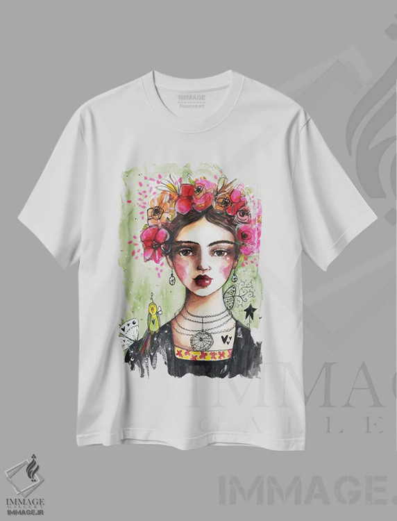 تیشرت سفید طرح دار – تیشرت هنری ,بانویی با گل ها اثر تامارا لاپورت immage.ir