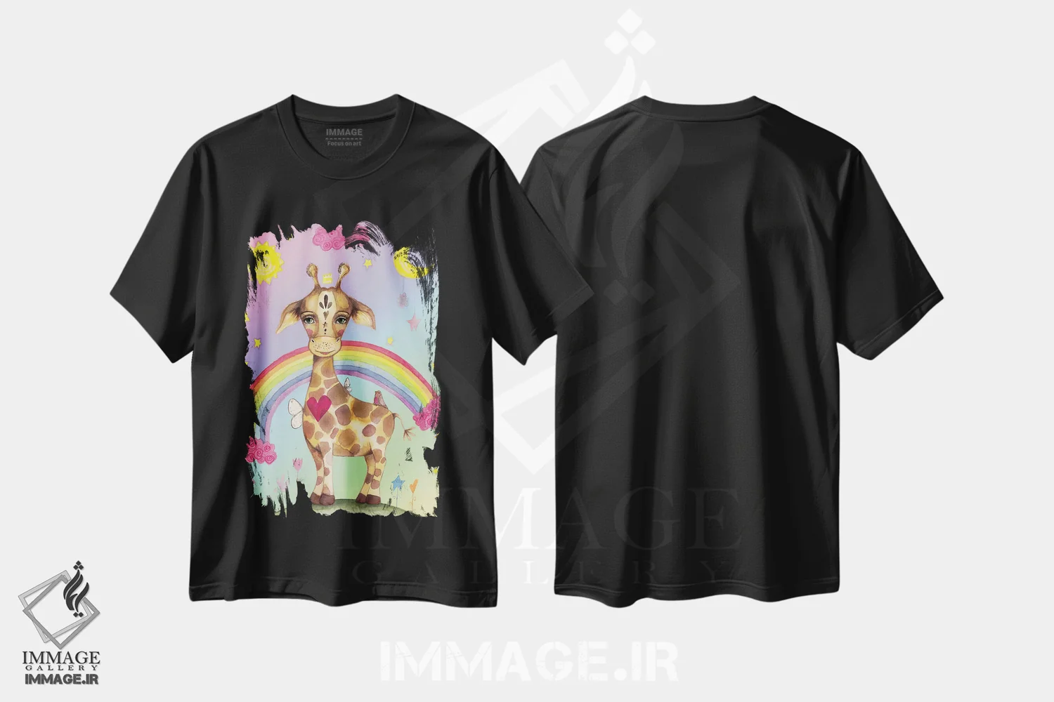 تیشرت مشکی طرح دار – تیشرت فانتزی ,زرافه شیرین با زمینه رنگین کمانی اثر تامارا لاپورت فروشگاه ایماژ