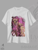 تیشرت سفید طرح دار – تیشرت فانتزی ,گربه مارگی اثر لوییز گلبی immage.ir