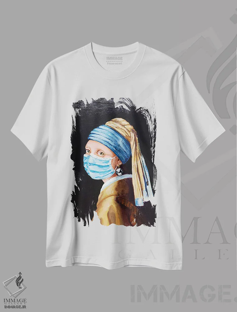 تیشرت سفید طرح دار – تیشرت پرتره زنانه ,دختر با گوشواره و ماسک شماره بیست و سه اثر لنا اسمیرنُوا immage.ir