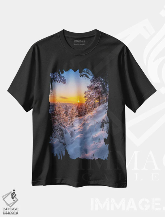 تیشرت مشکی طرح دار – تیشرت زمستانی ,ردپا در برف I اثر لاری لوهی فروشگاه ایماژ