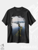 تیشرت مشکی طرح دار – تیشرت طبیعت گردی ,جزیره مار اثر لاری لوهی فروشگاه ایماژ