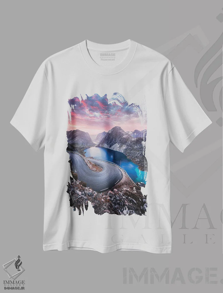 تیشرت سفید طرح دار – تیشرت طبیعت ,جاده کوهستانی اثر لاری لوهی فروشگاه ایماژ
