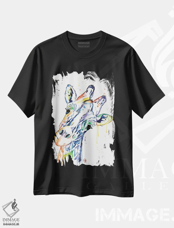 تیشرت مشکی طرح دار – تیشرت هنری حیوانات ,زرافه کنجکاو اثر لیزا وایت هاوس فروشگاه ایماژ