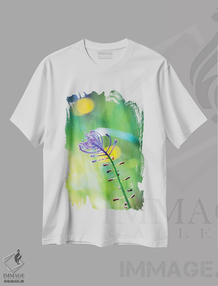 تیشرت سفید طرح دار – تیشرت گیاه نگارانه ,گل بنفش اثر مارکو کارماسی immage.ir