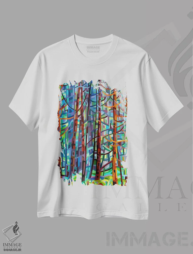 تیشرت سفید طرح دار – تیشرت طبیعت ,در جنگل کاج اثر مندی بودان immage.ir