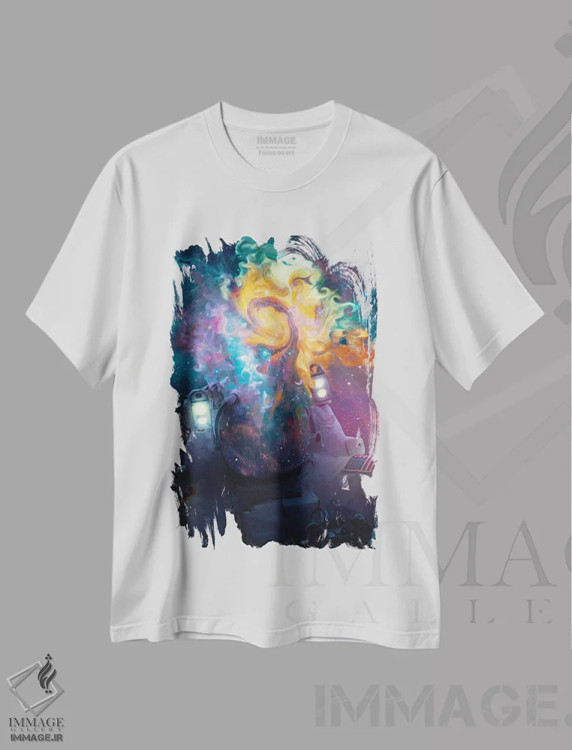 تیشرت سفید طرح دار – تیشرت فانتزی علمی تخیلی ,کیهان نورد اثر ماریشا بکر immage.ir