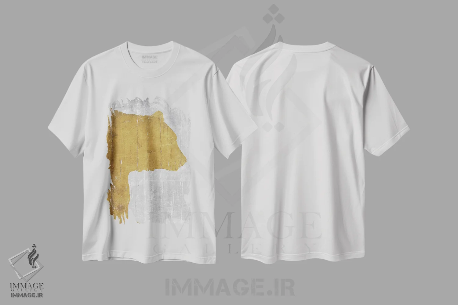 تیشرت سفید طرح دار – تیشرت حیوانات ,خرس در کلبه روستایی روی زمینه خاکستری اثر ماری الین کوسون immage.ir