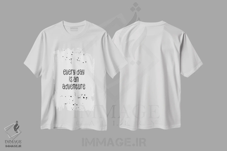 تیشرت سفید طرح دار – تیشرت انگیزشی ,هر روز یک ماجراجویی است اثر ملانی ویولا فروشگاه ایماژ