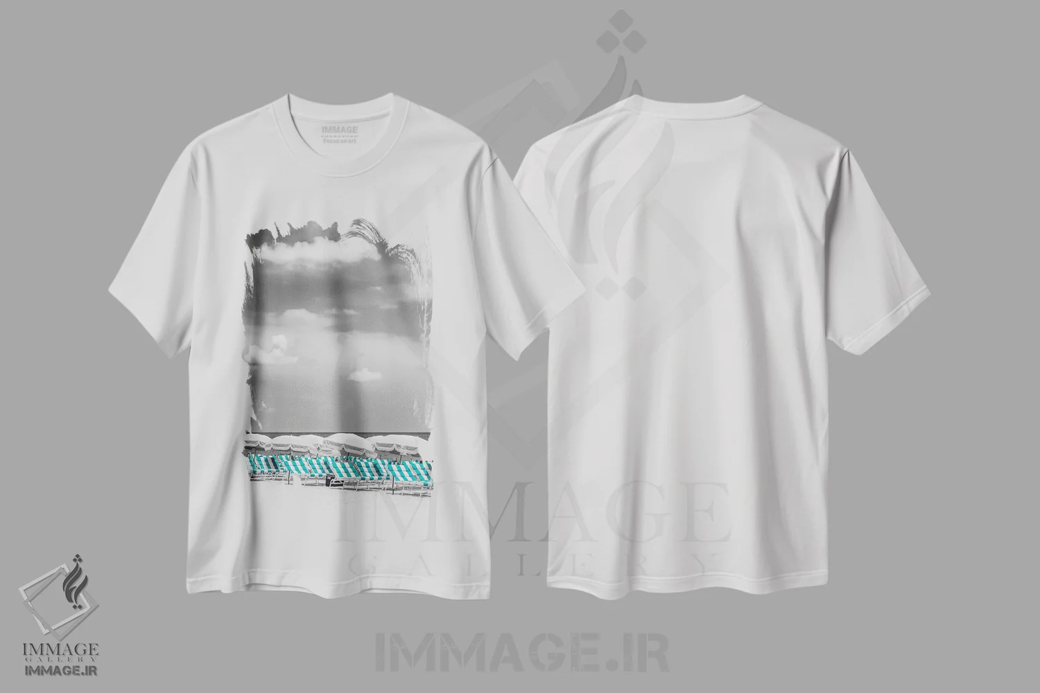 تیشرت سفید طرح دار – تیشرت ساحلی ,صحنه ساحل با برجستگی رنگ فیروزه ای اثر ملانی ویولا immage.ir