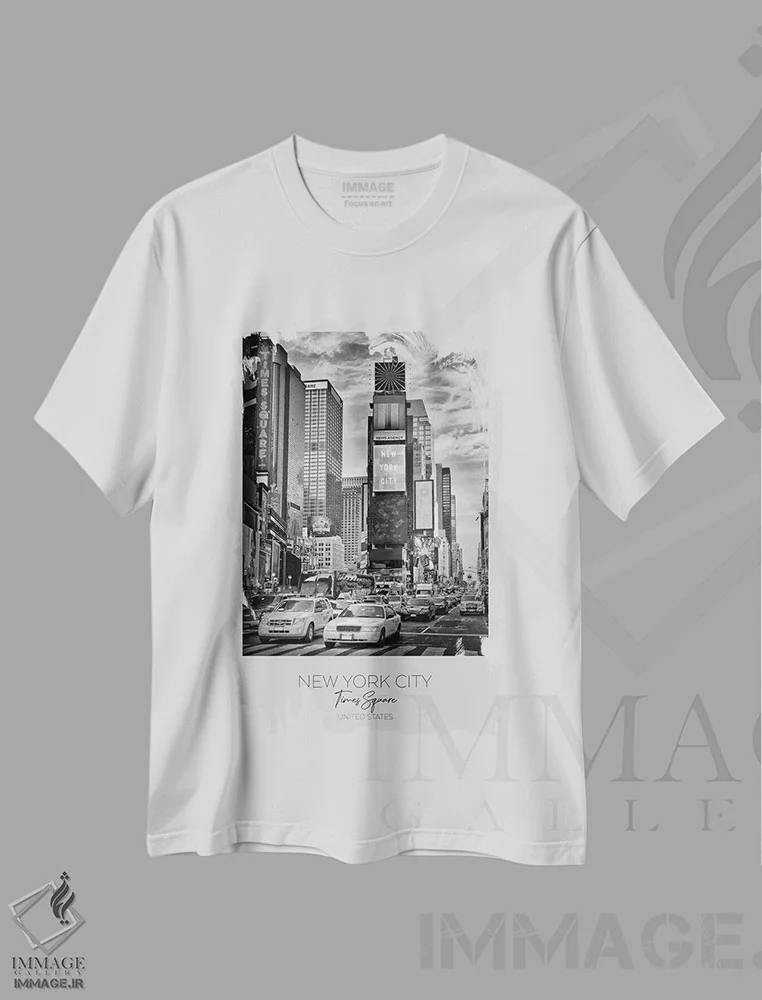 تیشرت سفید طرح دار – تیشرت شهری ,در کانون توجه: میدان تایمز نیویورک اثر ملانی ویولا immage.ir