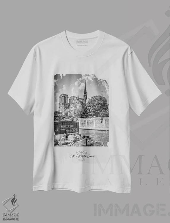 تیشرت سفید طرح دار – تیشرت کلاسیک ,در کانون توجه: کلیسای نوتردام پاریس اثر ملانی ویولا فروشگاه ایماژ