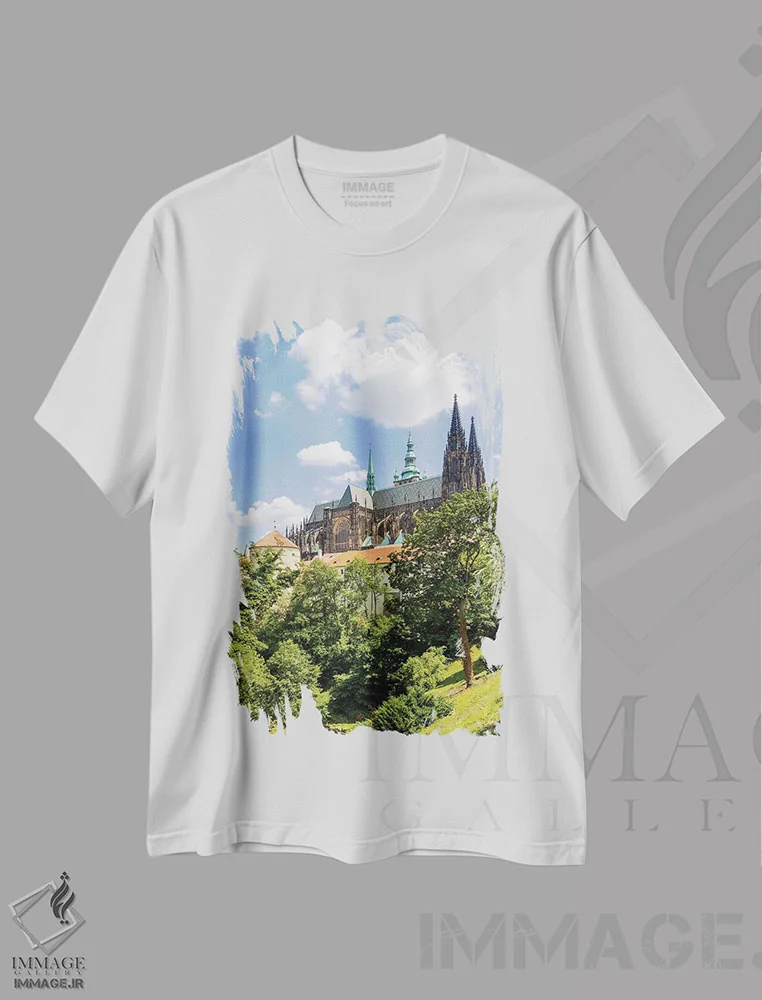 تیشرت سفید طرح دار – تیشرت شهری ,کلیسای سنت ویتوس همراه محوطه قلعه پراگ و خندق گوزن اثر ملانی ویولا immage.ir