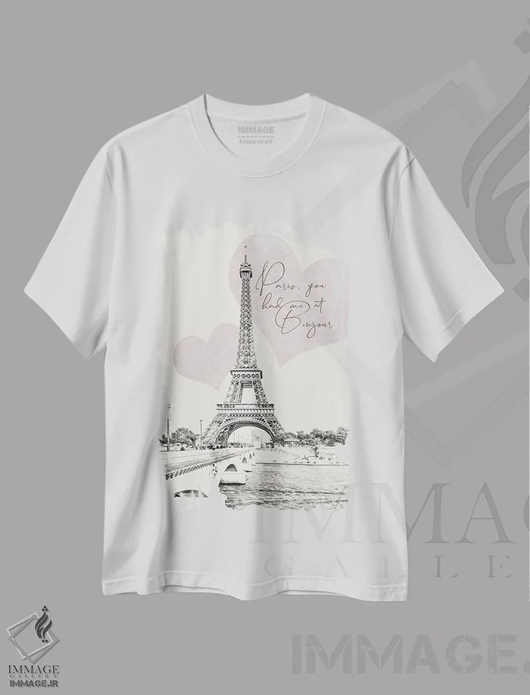 تیشرت سفید طرح دار – تیشرت هنری ,پاریس، با اولین سلام دلباخته ات شدم اثر ملانی ویولا immage.ir