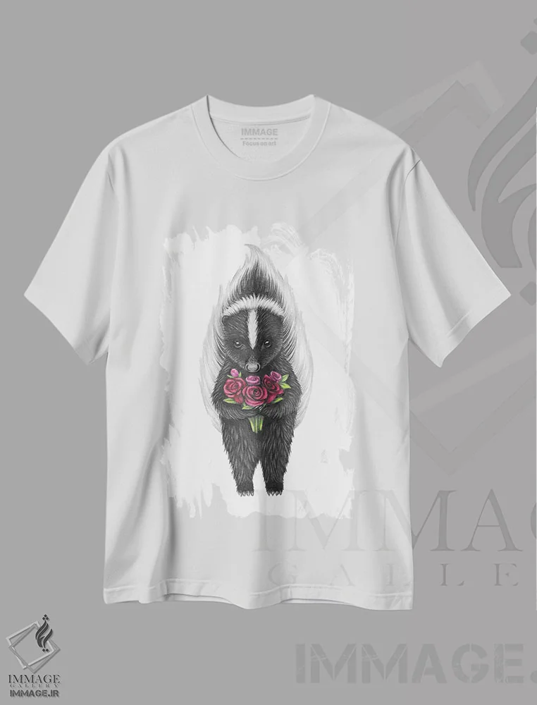 تیشرت سفید طرح دار – تیشرت حیوانات ,اسکَنک با گل رز اثر مندی هک فروشگاه ایماژ