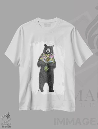 تیشرت سفید طرح دار – تیشرت طبیعت ,خرس دسته گل به دست اثر مندی هک فروشگاه ایماژ