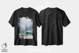 تیشرت مشکی طرح دار – تیشرت حیوانات ,فیل و سگ کنار دریا در طوفان نشسته اند اثر مایک کیف immage.ir