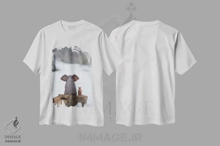 تیشرت سفید طرح دار – تیشرت حیوانات ,فیل و سگ روی تنه درخت در زمستان نشسته اند اثر مایک کیف فروشگاه ایماژ