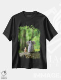 تیشرت مشکی طرح دار – تیشرت حیوانات ,فیل و سگ در جنگل نشسته اند اثر مایک کیف فروشگاه ایماژ