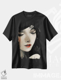 تیشرت مشکی طرح دار – تیشرت هنری ,پرتره زنانه اثر مایک کیف immage.ir