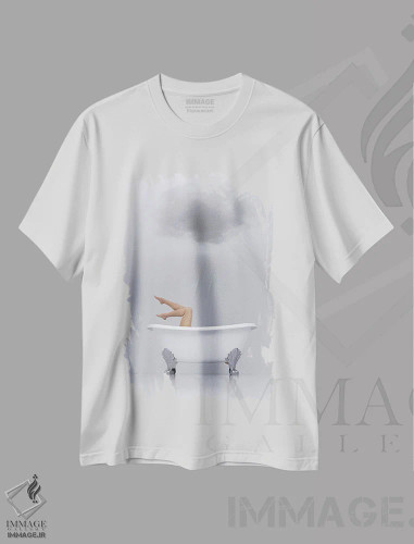 تیشرت سفید طرح دار – تیشرت هنری ,زن در حال استراحت در وان دوم اثر مایک کیف فروشگاه ایماژ