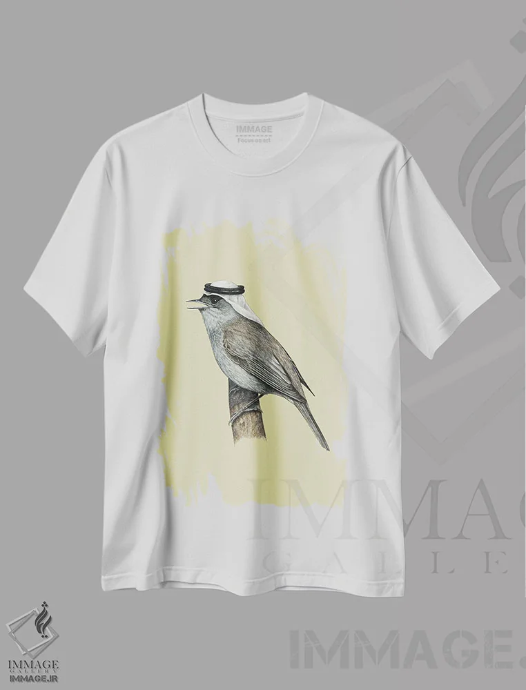 تیشرت سفید طرح دار – تیشرت طبیعت ,کلاه سیاه اوراسیایی اثر میخائیل ودرنیکوف فروشگاه ایماژ