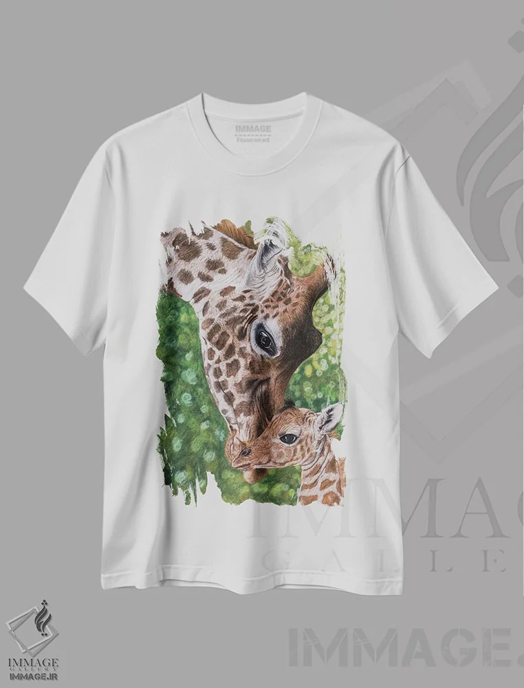 تیشرت سفید طرح دار – تیشرت حیوانات ,"زرافه ها" اثر میخائیل ودرنیکوف فروشگاه ایماژ