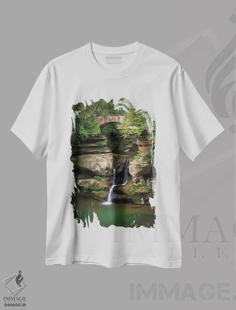 تیشرت سفید طرح دار – تیشرت طبیعت ,آبشار بالایی غار مرد پیر اثر آلن ماچروویچ immage.ir