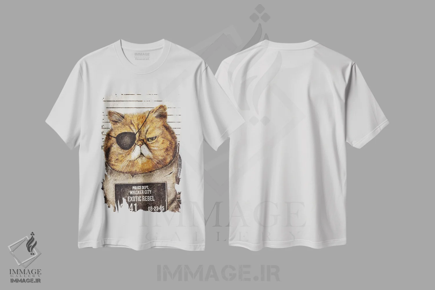 تیشرت سفید طرح دار – تیشرت طنز ,"شورشگر عجیب و غریب" اثر مایک کوبو immage.ir