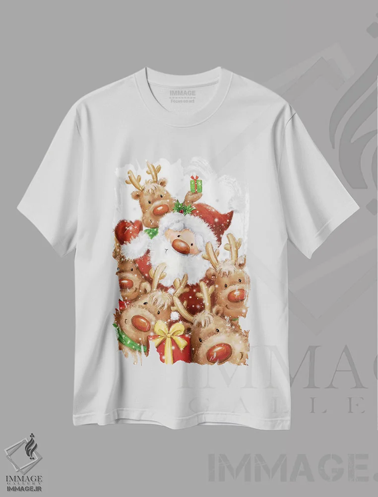 تیشرت سفید طرح دار – تیشرت تعطیلات ,"بابانوئل و گوزن های شمالی" اثر ماکیکو immage.ir