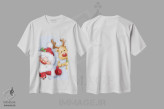 تیشرت سفید طرح دار – تیشرت فصلی ,"بابانوئل و گوزن شمالی " اثر ماکیکو فروشگاه ایماژ