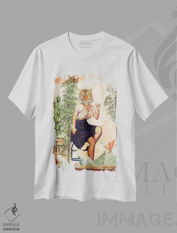 تیشرت سفید طرح دار – تیشرت هنری ,"پین آپ شماره " اثر مارسل لیسبوا immage.ir