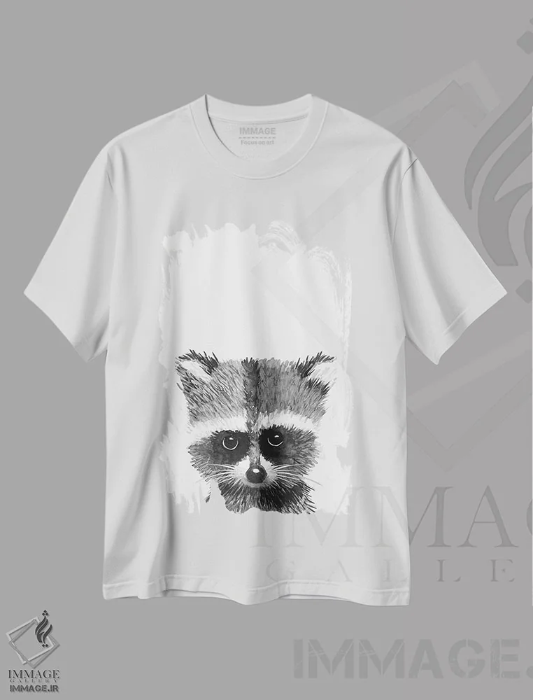 تیشرت سفید طرح دار – تیشرت طبیعت ,"راکون" اثر مرسدس لوپز چارّو فروشگاه ایماژ