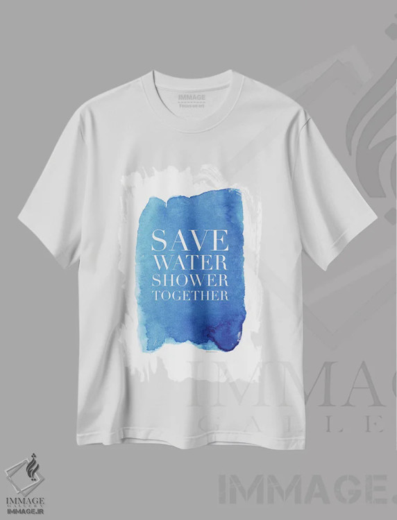 تیشرت سفید طرح دار – تیشرت طنز ,"با هم دوش بگیریم" اثر مرسدس لوپز چارّو فروشگاه ایماژ